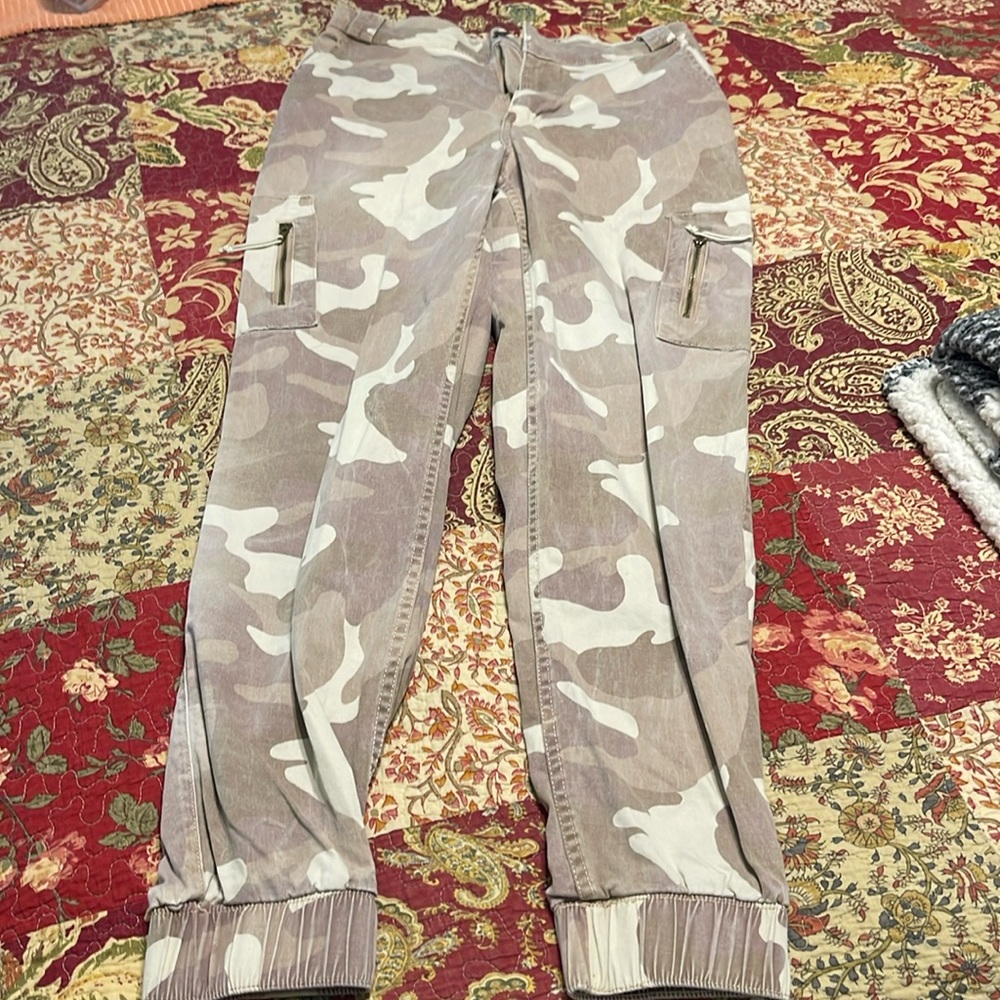 Hollister Camo pants